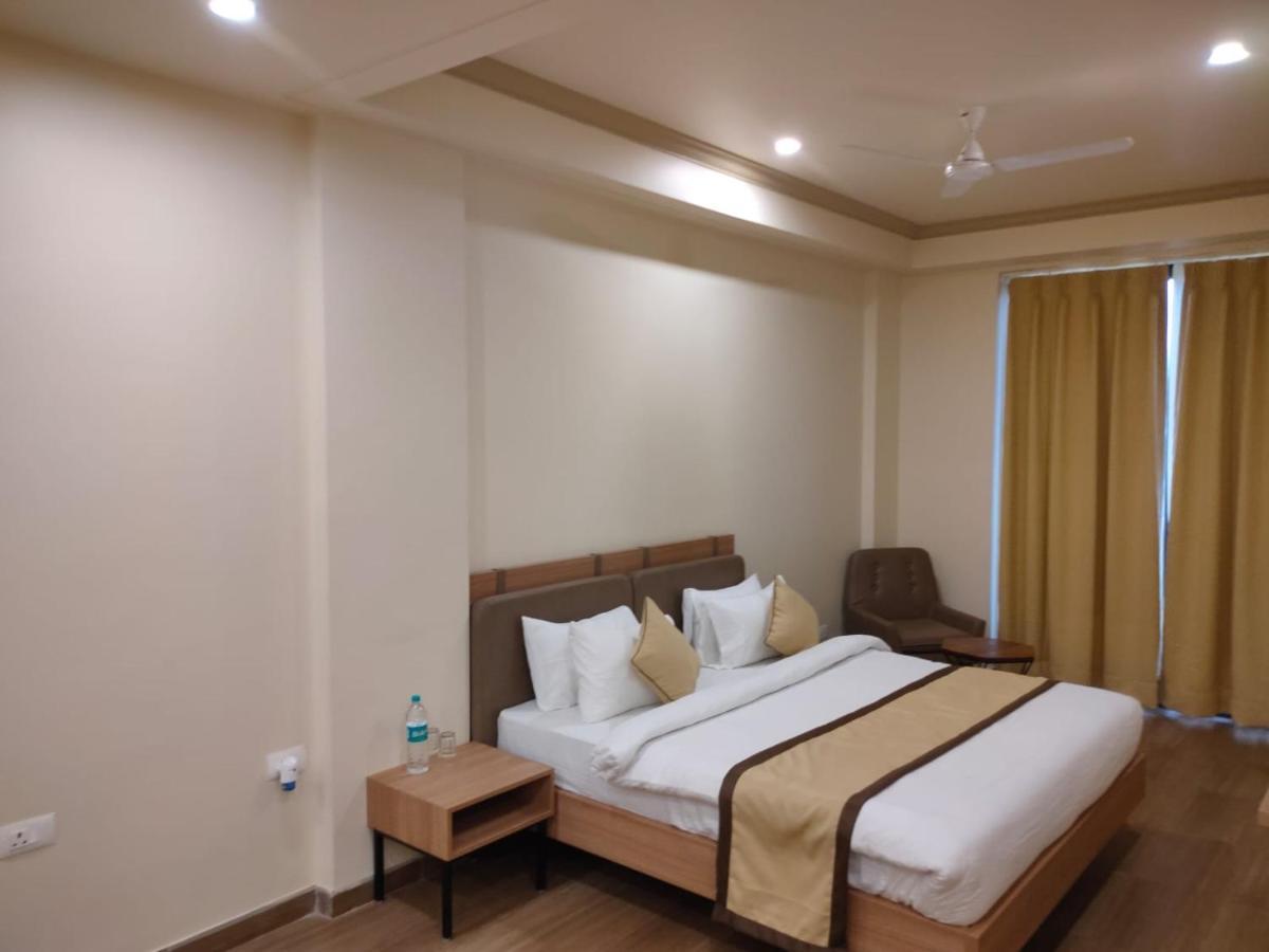Hotel The Golf 1 Lucknow Eksteriør billede