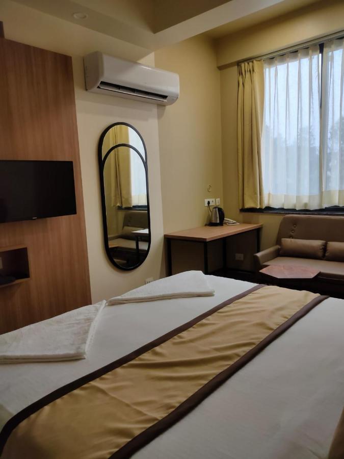 Hotel The Golf 1 Lucknow Eksteriør billede