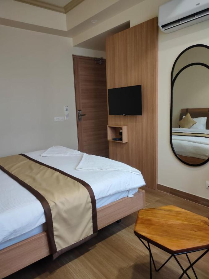 Hotel The Golf 1 Lucknow Eksteriør billede
